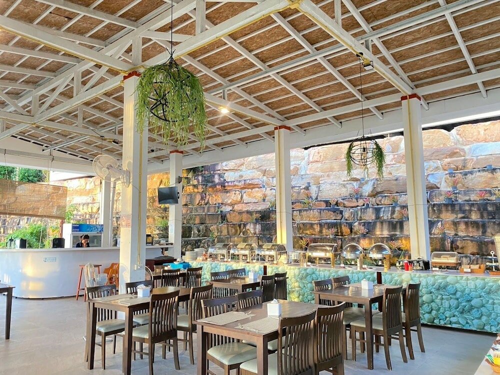 Фото Phi Phi Mountain Beach Resort