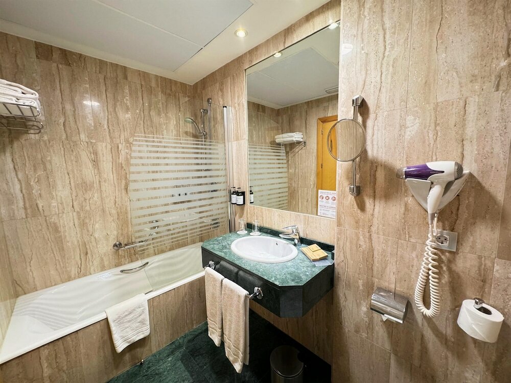 Фото Hotel Bécquer