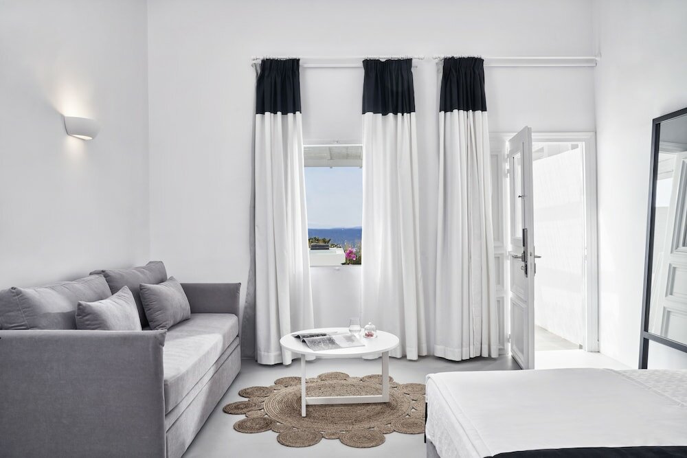 Фото Mr & Mrs White Tinos