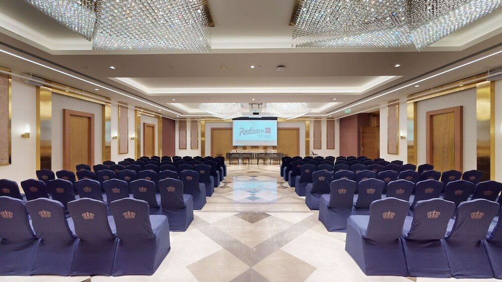 Фото Radisson Blu Hotel & Suites GRT Chennai