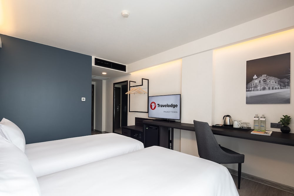 Фото Travelodge Phuket Town