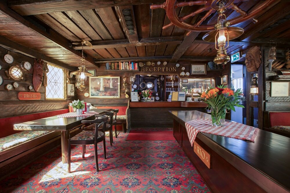 Фото The Red Boat