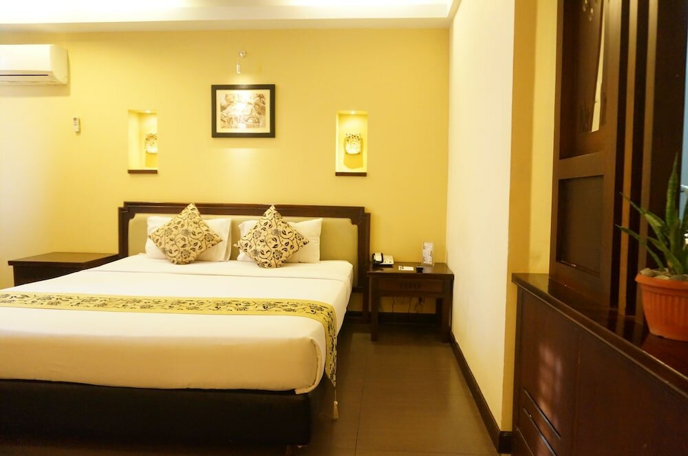 Фото Losari Beach Hotel