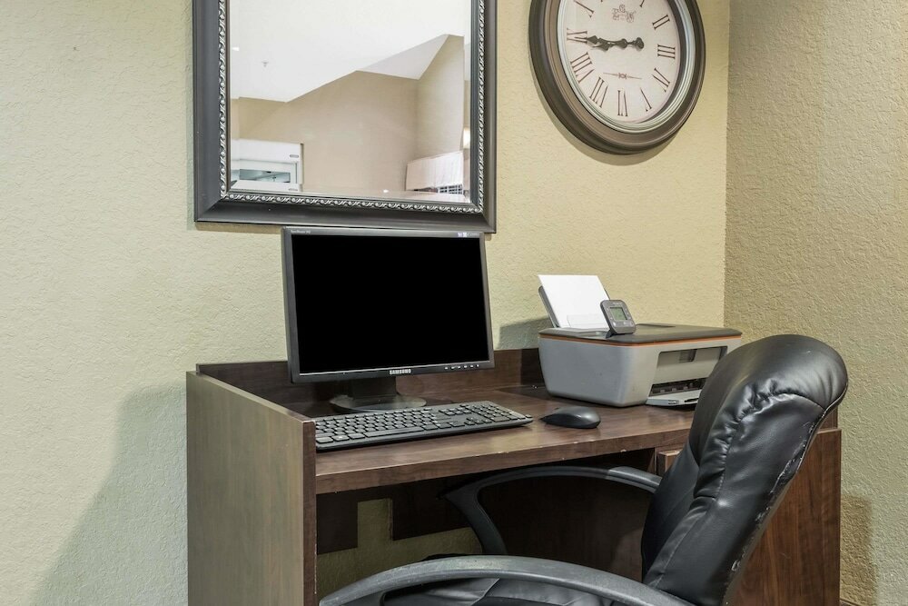 Фото Microtel Inn & Suites by Wyndham Jacksonville Airport