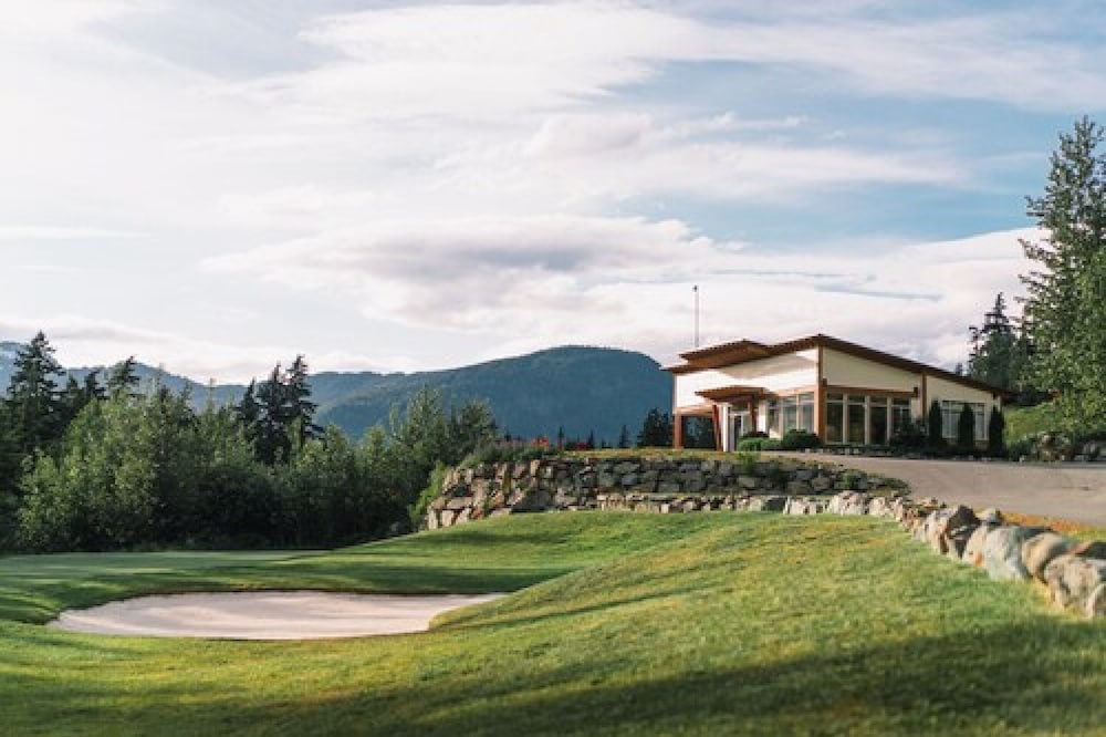 Фото Fairmont Chateau Whistler