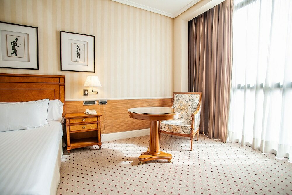 Фото Hotel Valladolid Recoletos