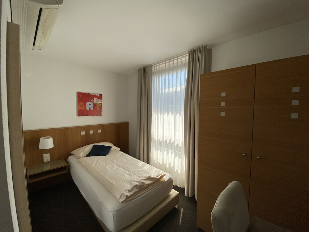 Фото Businesshotel Lux