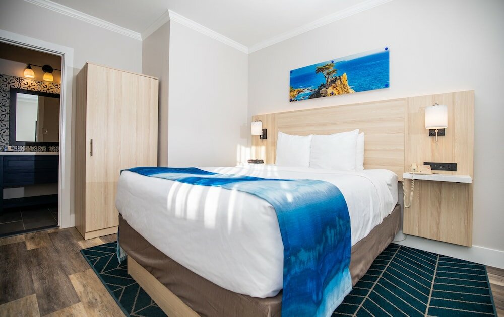 Фото Comfort Inn Carmel by The Sea