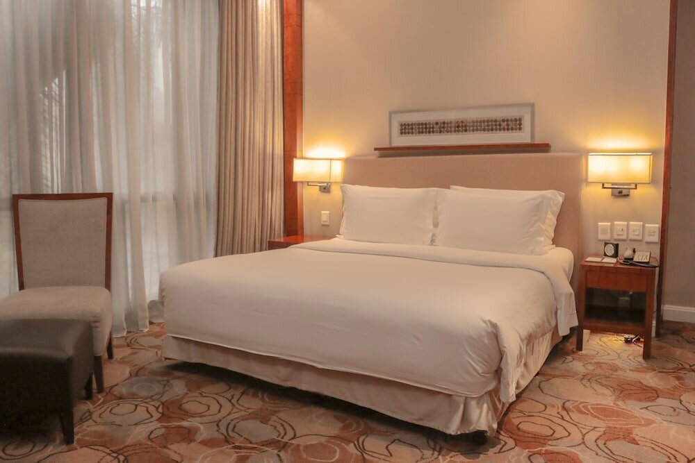 Фото New Coast Hotel Manila