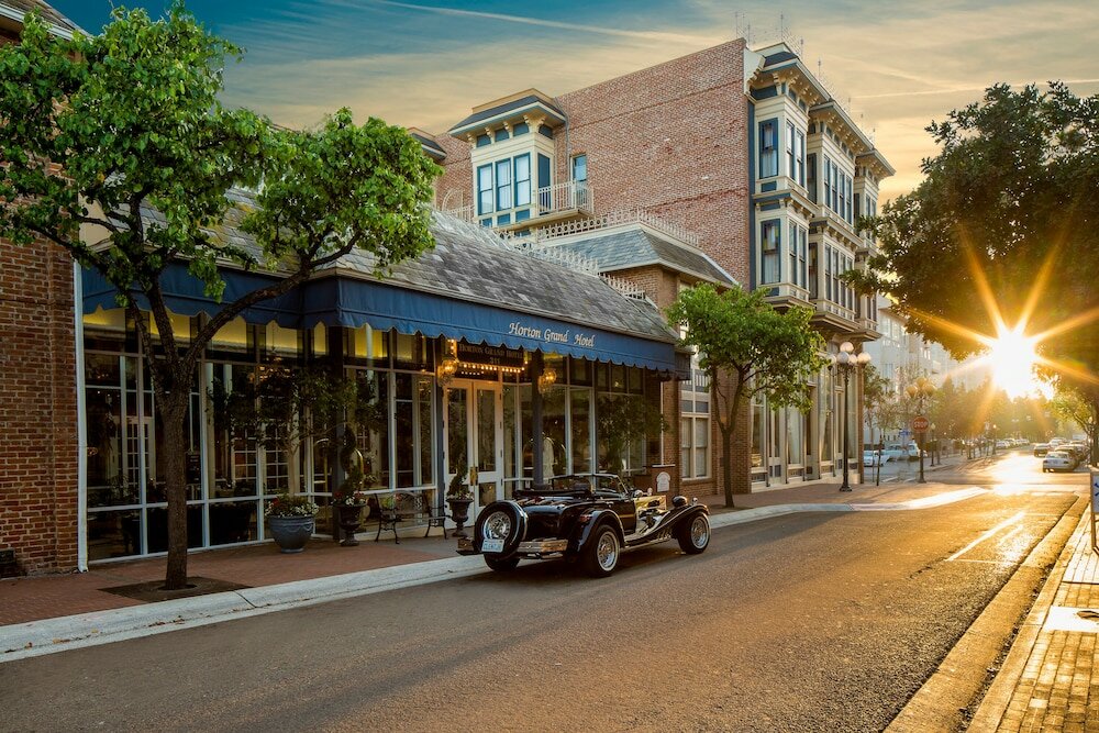 Фото The Horton Grand Hotel