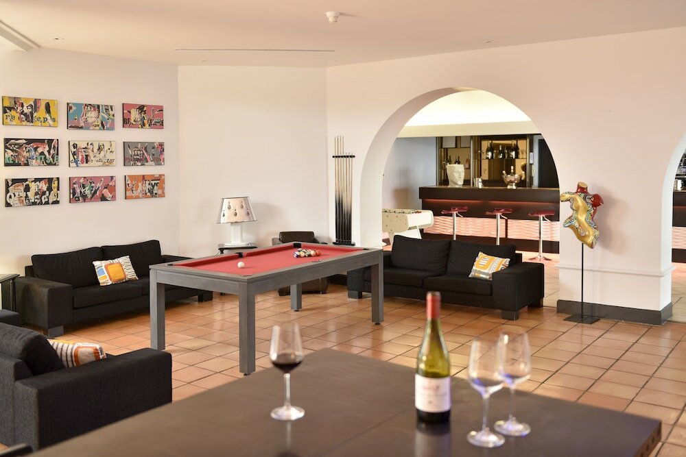 Фото Hôtel Arles Plaza