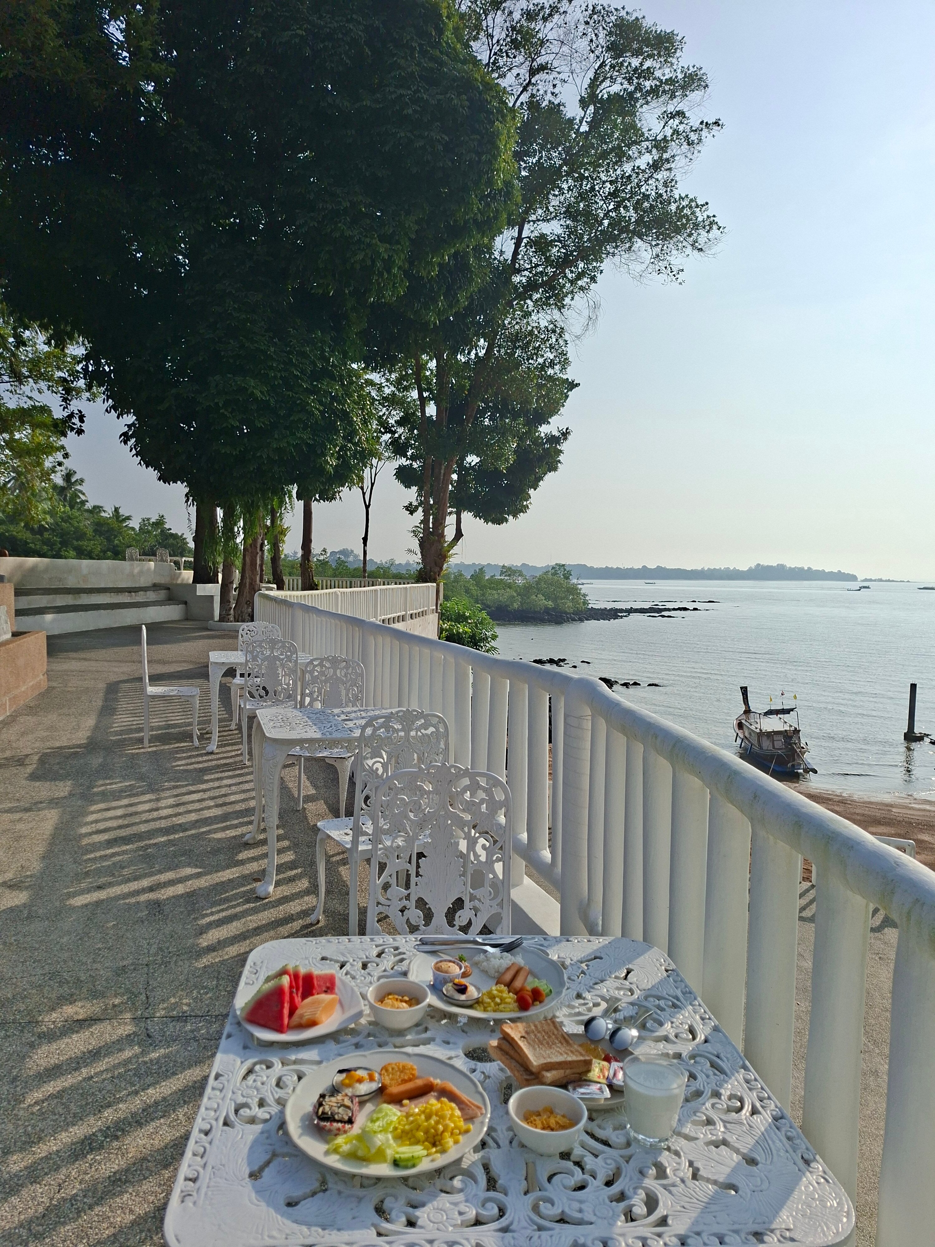 Фото Andaman Beach Hotel Phuket Patong - Handwritten Collection