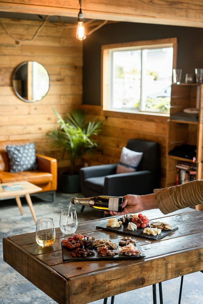 Фото Ashore Hotel