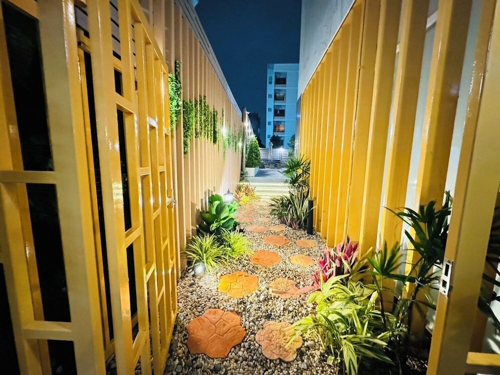 Фото Three Seasons Place