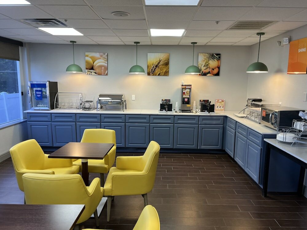 Фото Comfort Suites Clearwater - Dunedin