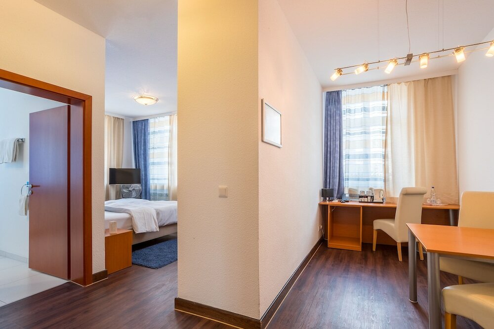 Фото Hotel Bayrischer Hof