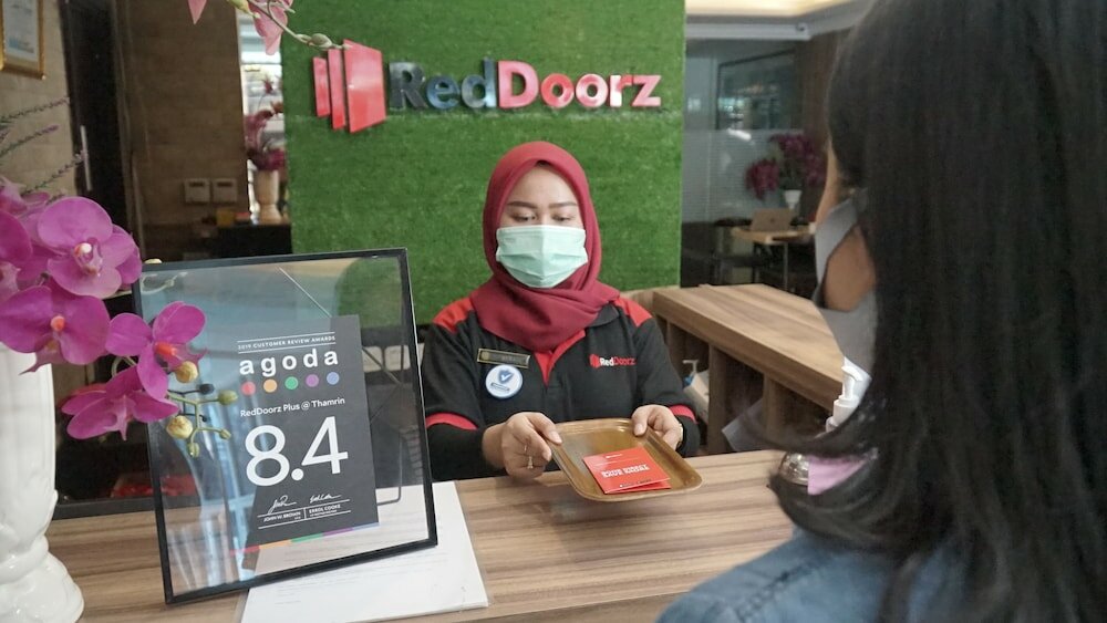 Фото RedDoorz Plus @ Thamrin