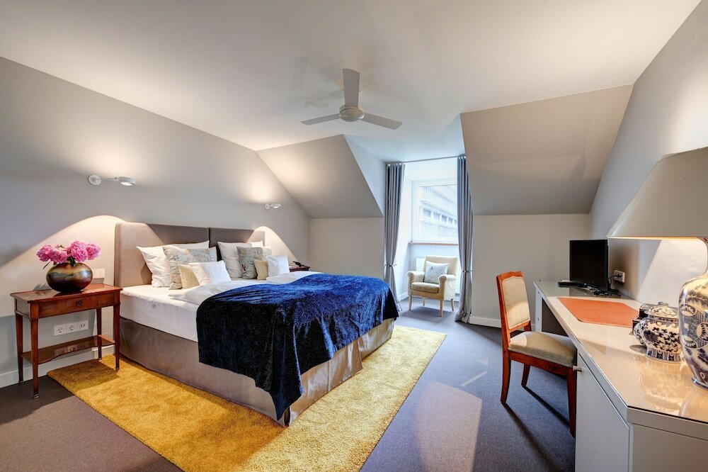 Фото Admiral Hotel