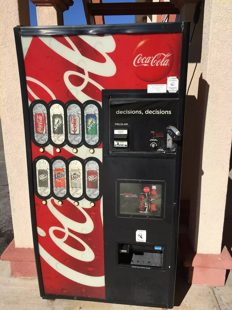 Фото Days Inn by Wyndham Hobbs