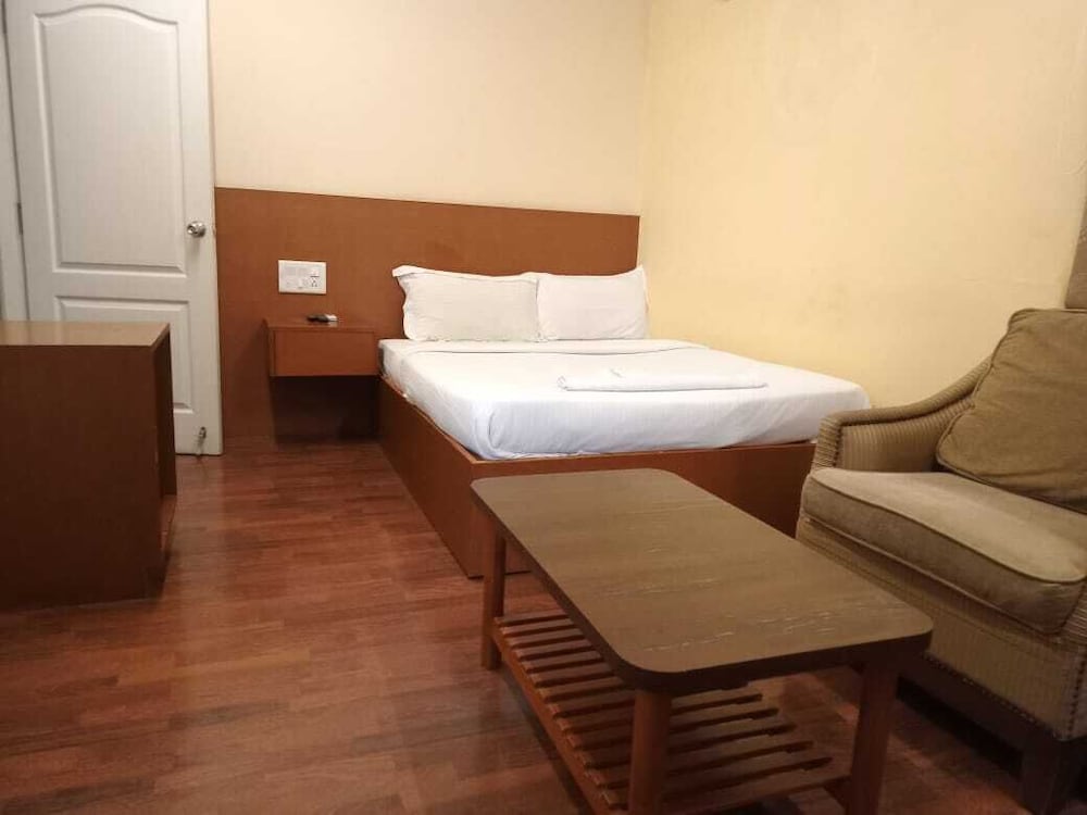 Фото Serene Boutique Hotel