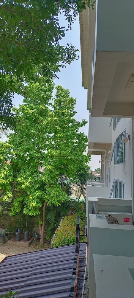 Фото Maesot Siri Hotel