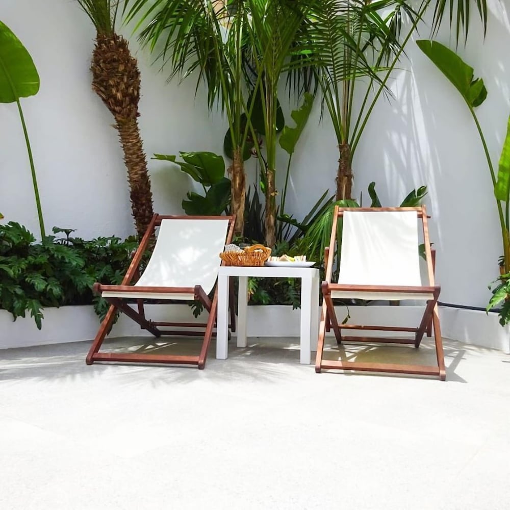 Фото Manousos City Hotel