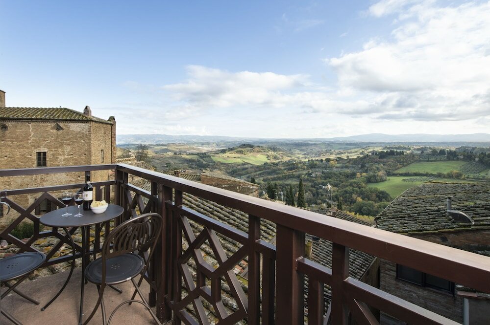 Фото Hotel La Cisterna