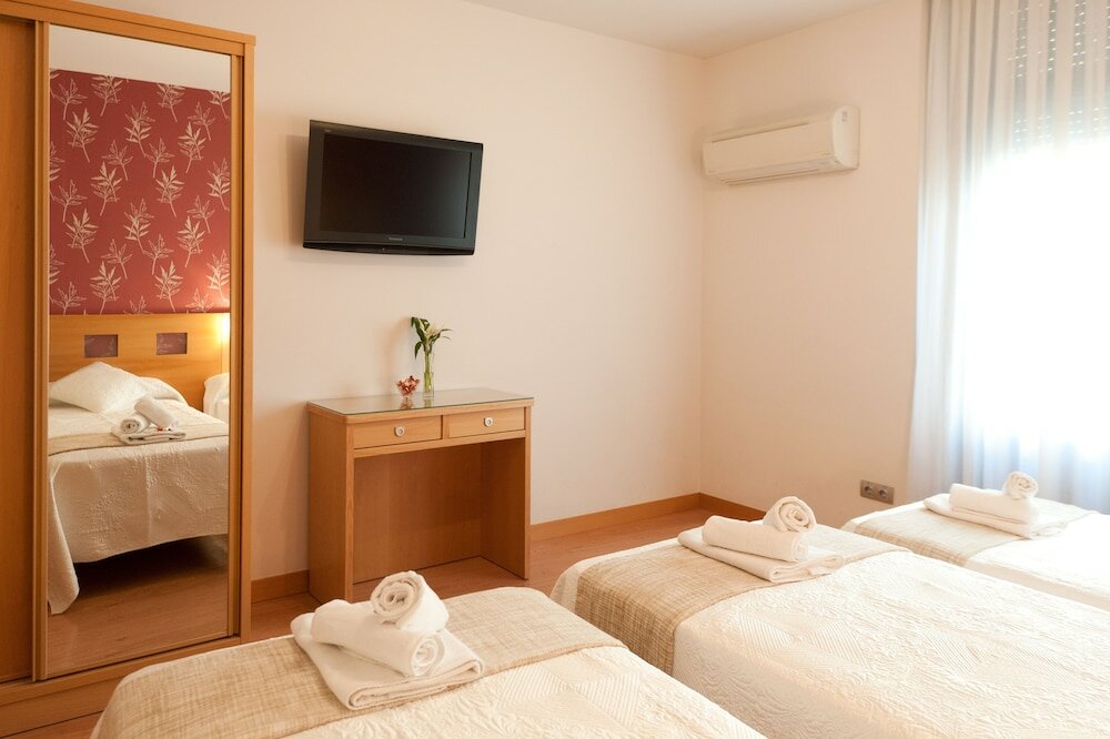 Фото Hostal Abami II