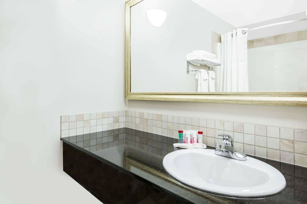 Фото Ramada by Wyndham Olds