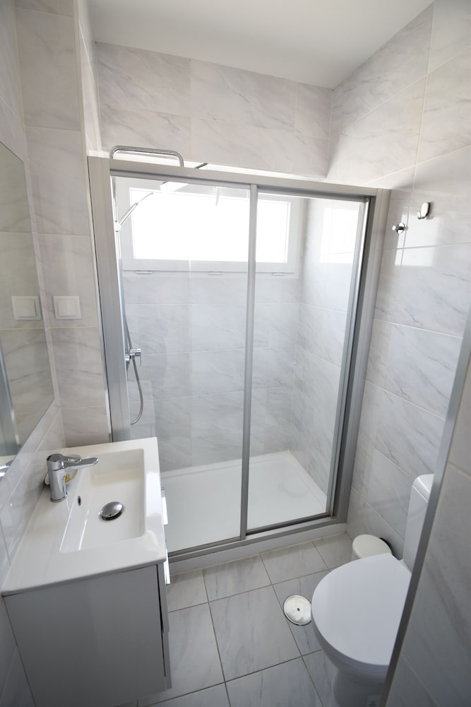 Фото Jr Studios & Suites