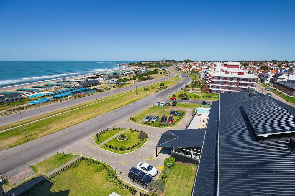 Фото Hotel Aatrac