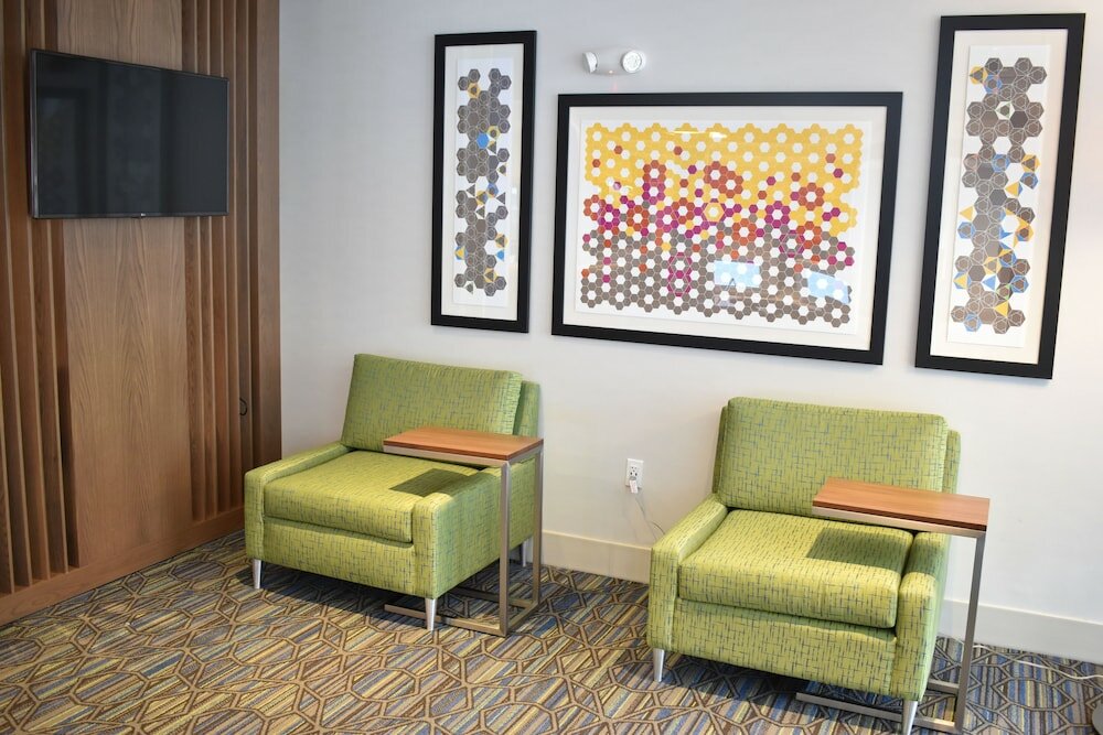 Фото Holiday Inn Express And Suites Boston South - Randolph, an Ihg Hotel