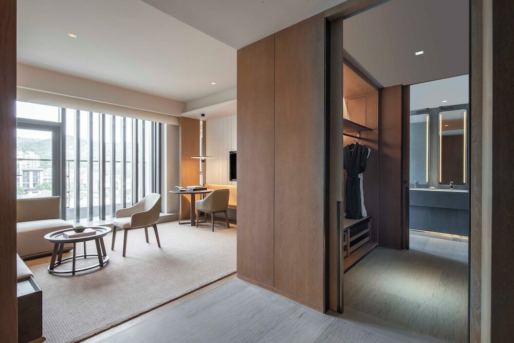 Фото Joyze Hotel Xiamen, Curio Collection by Hilton