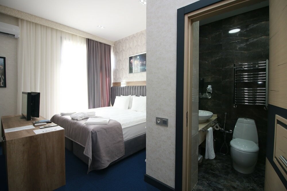 Фото Home Suites Baku — Halal Hotel