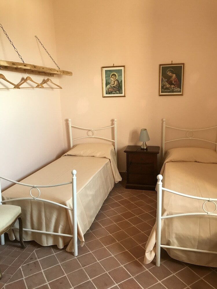 Фото Eremo Madonna delle Grazie