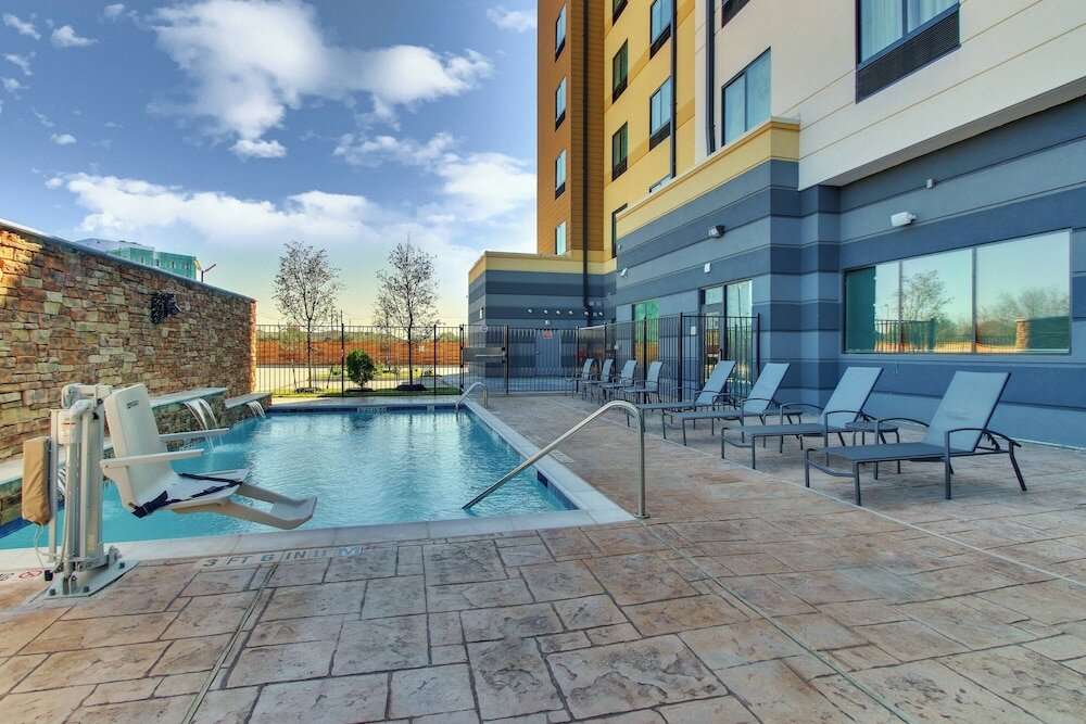 Фото Fairfield Inn & Suites by Marriott Houston Brookhollow