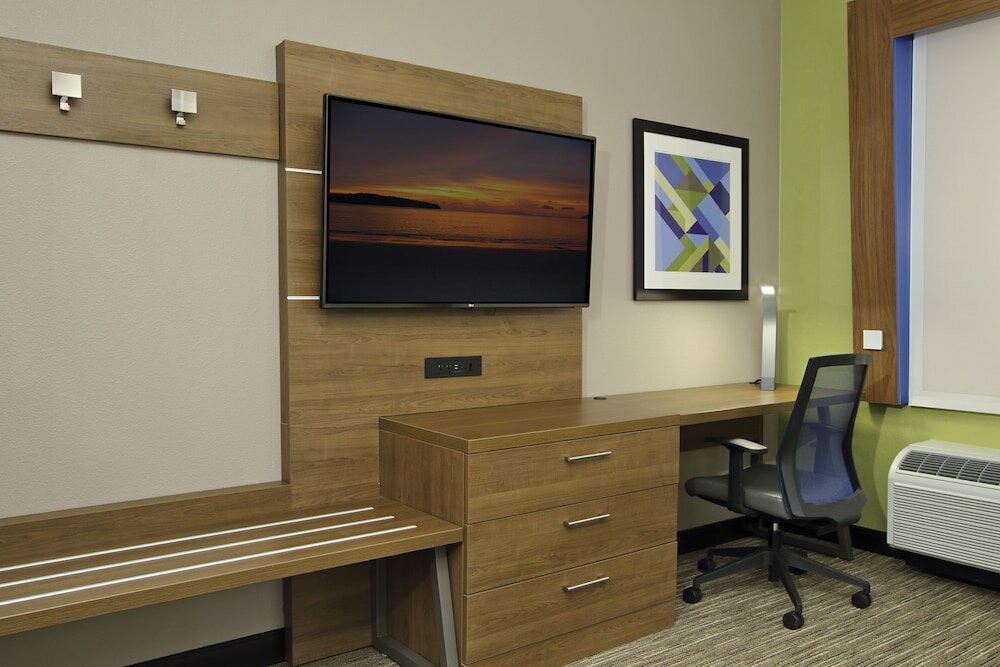 Фото Holiday Inn Express & Suites Dallas-Frisco NW Toyota Stdm