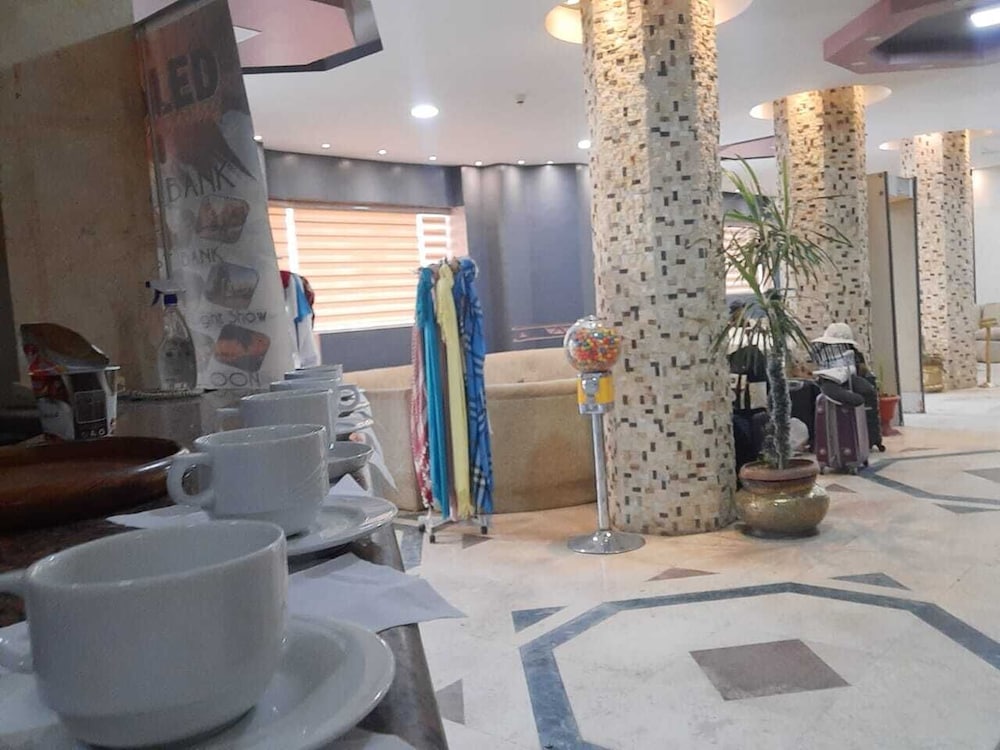 Фото Karnak Hotel