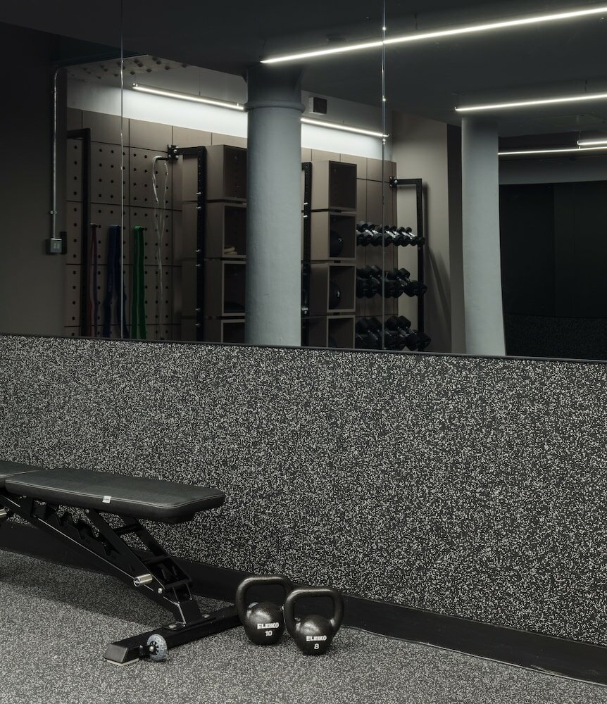 Фото Whitworth Locke