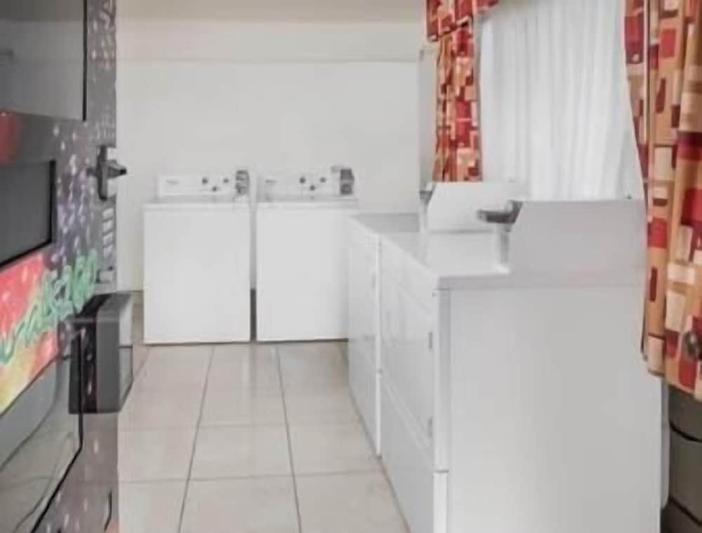 Фото Travelodge by Wyndham Klamath Falls