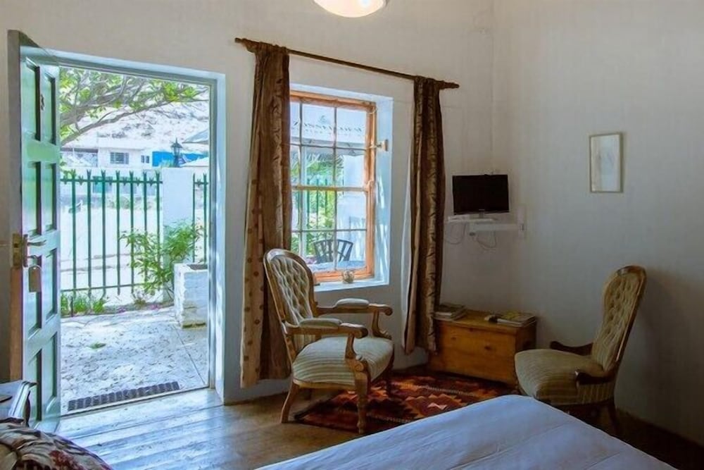 Фото The Barracks