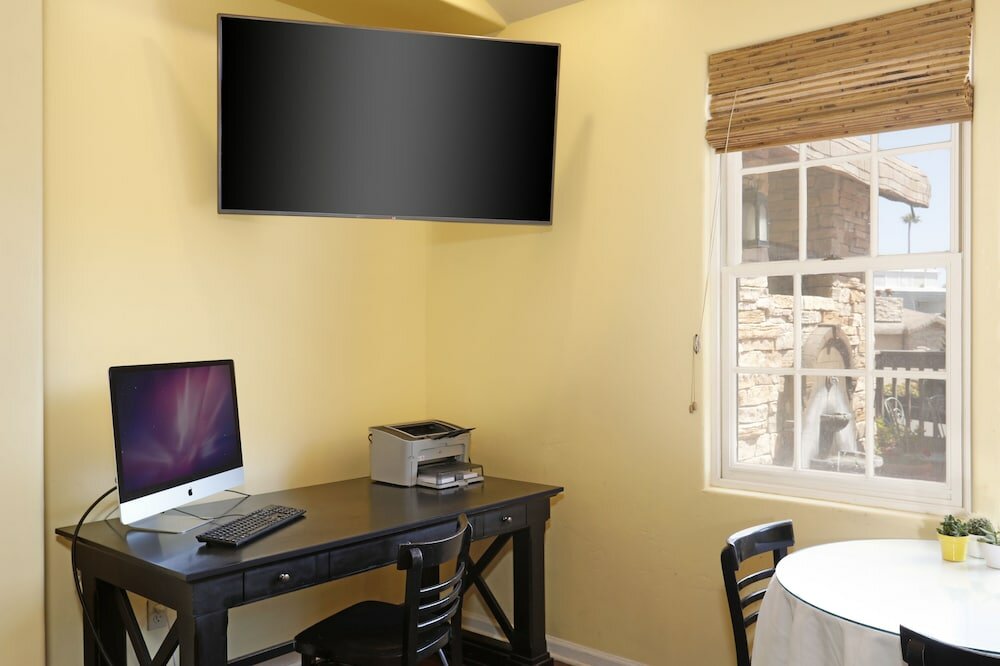 Фото Cottage Inn by The Sea