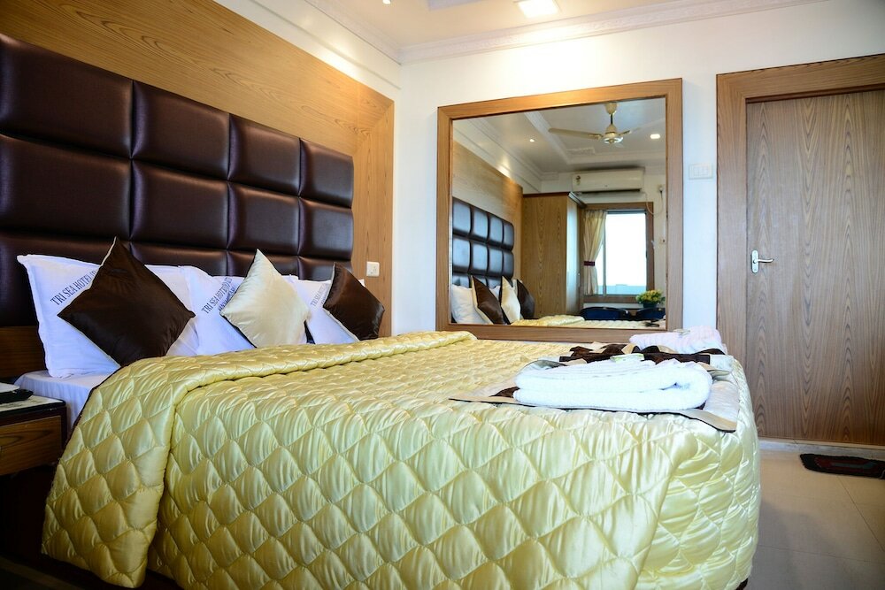 Фото Tri Sea Hotel