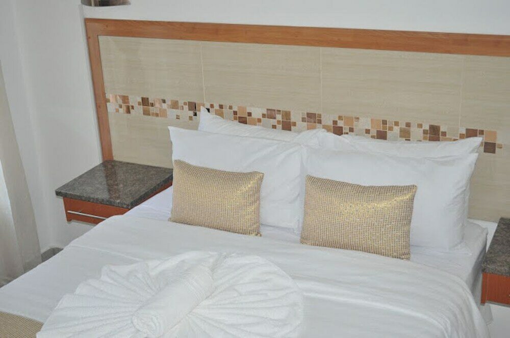 Фото Crown Guest Lodge