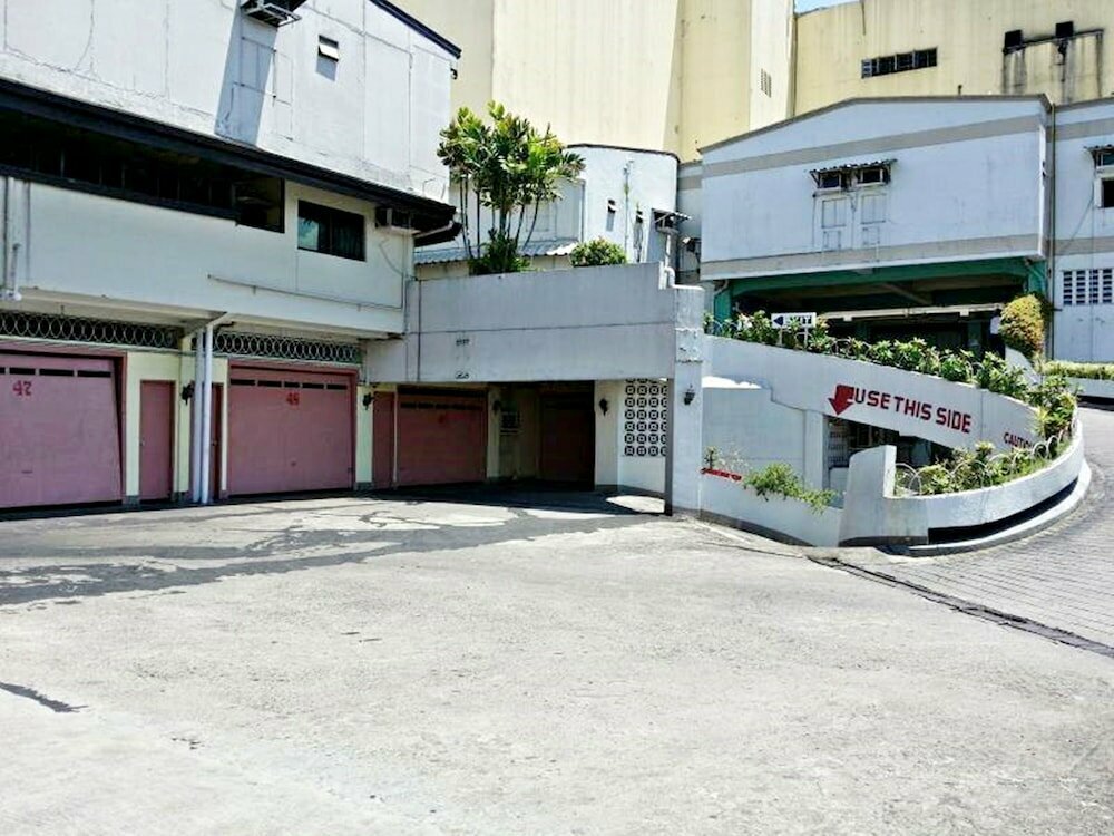 Hotel Orchids Drive Inn Hotel and Restaurant, Earth, photo