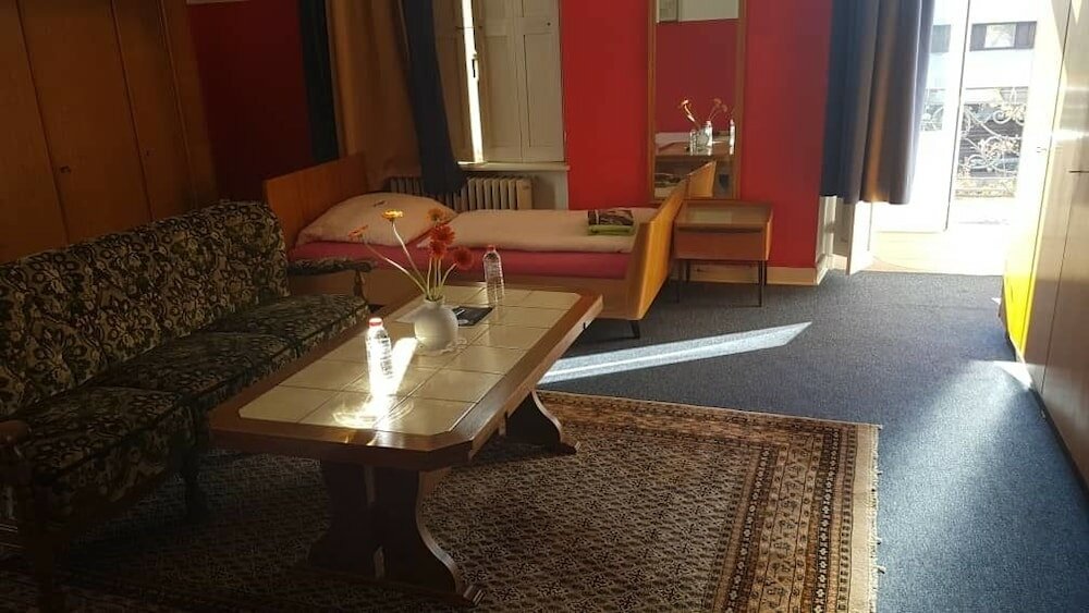 Фото A&s Ferienwohnungen Koblenzer Strasse