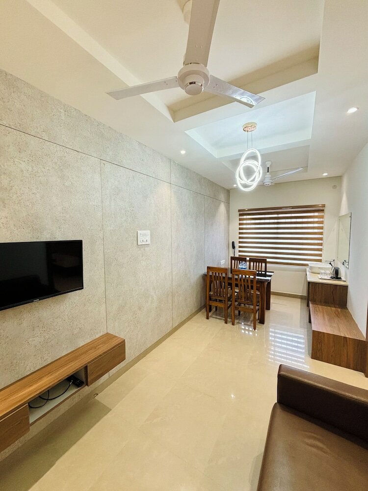 Фото Hotel Citywalk Residency