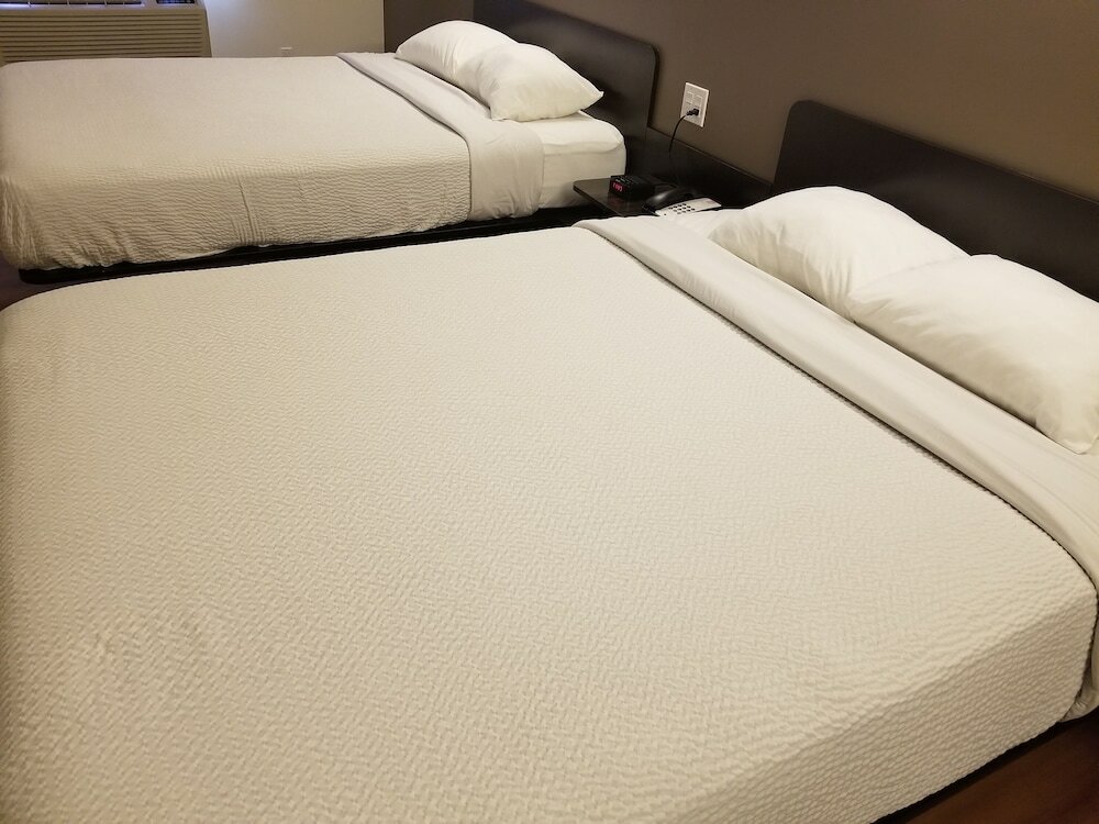 Фото Motel 6 Innisfail Ab