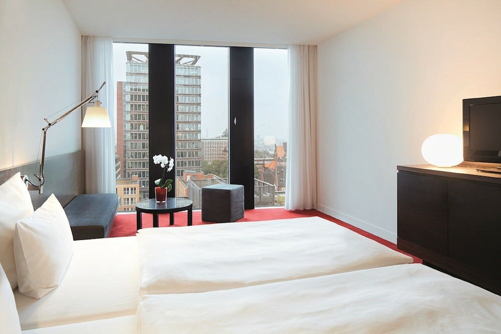 Фото Empire Riverside Hotel