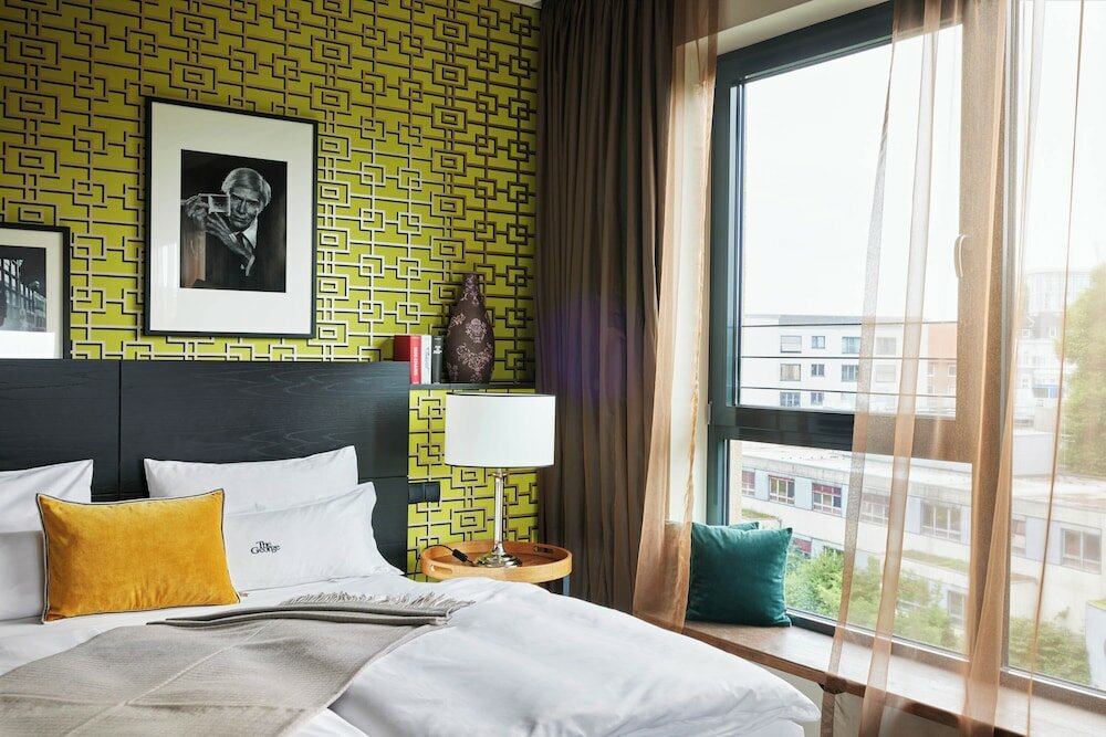 Фото The George Hotel